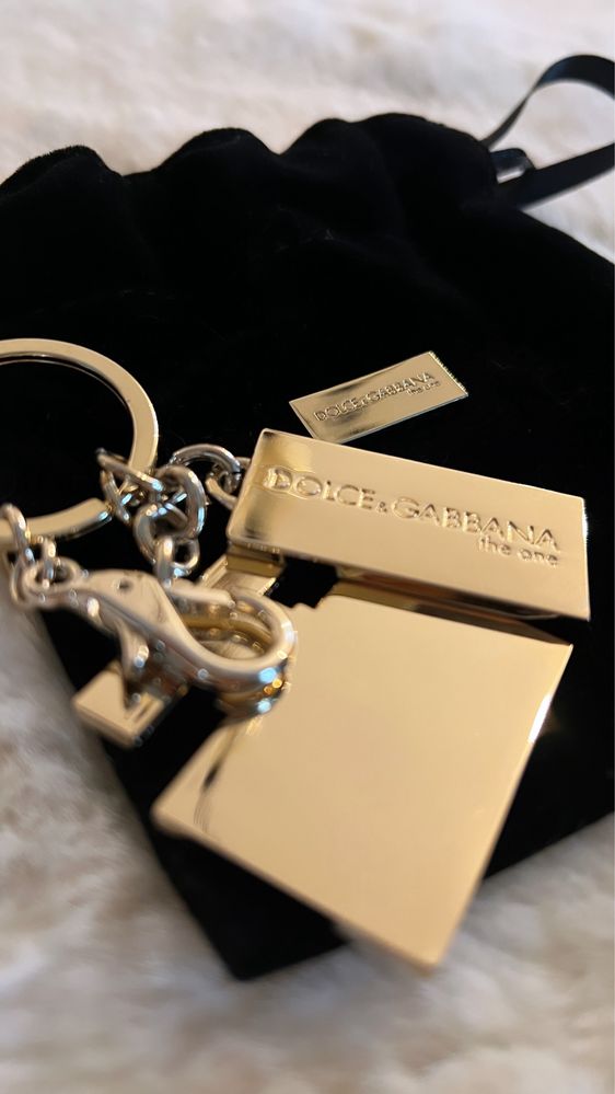 Porta-chaves chaveiro dourado Dolce&Gabbana The One