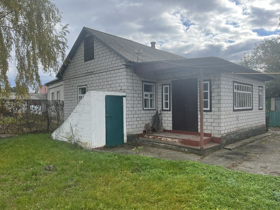 Продам 2 будинки в рдному дворі с. Садки