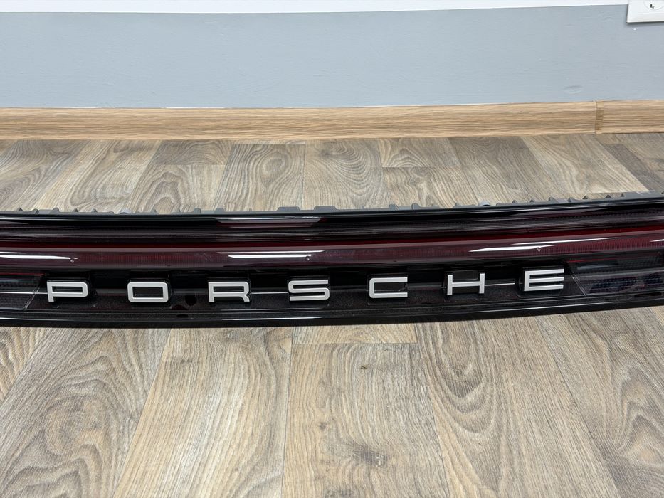 Задняя оптика, фонарь, стопи Porsche  Cayenne 2024 USA