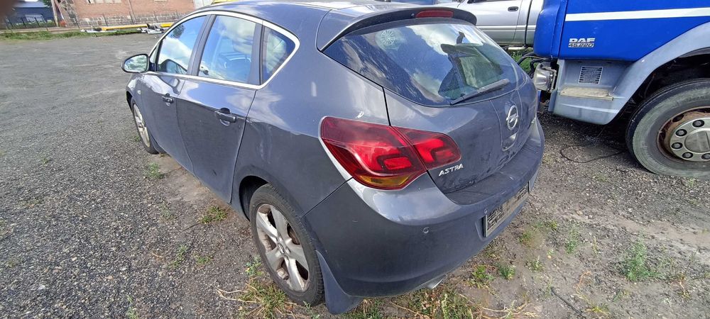 maska klapa silnika opel astra J lak 177