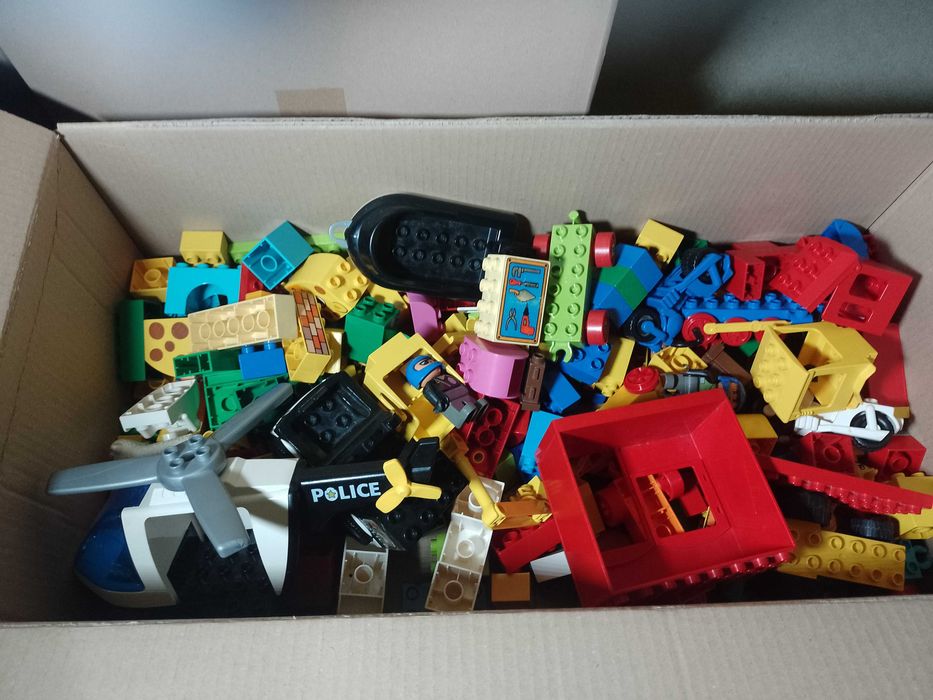 Karton klocków LEGO Duplo