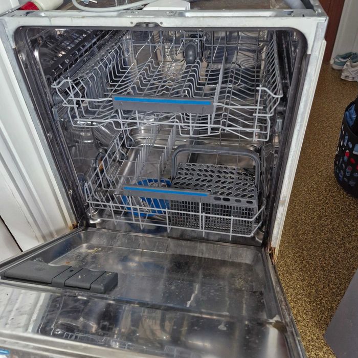 Zmywarka Electrolux EES47320L na części