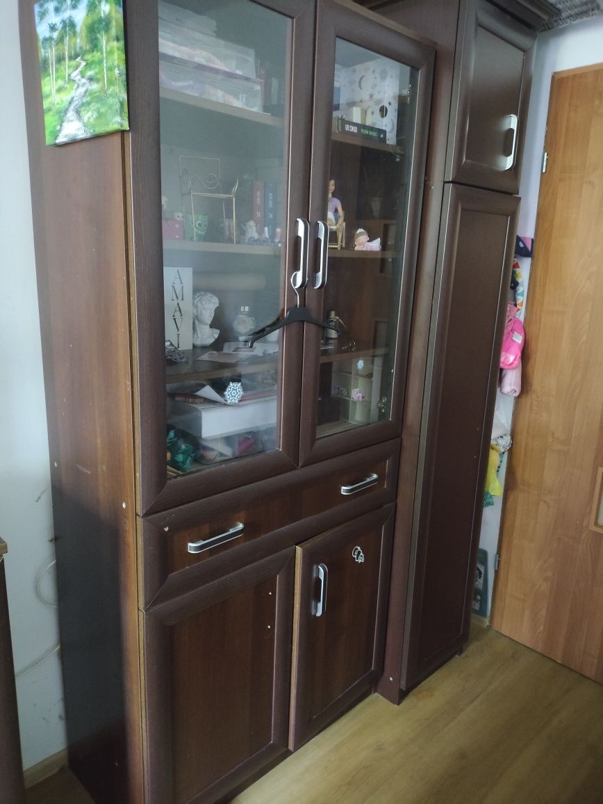 Komplet mebli, szafy, komoda, witryna, kolumna