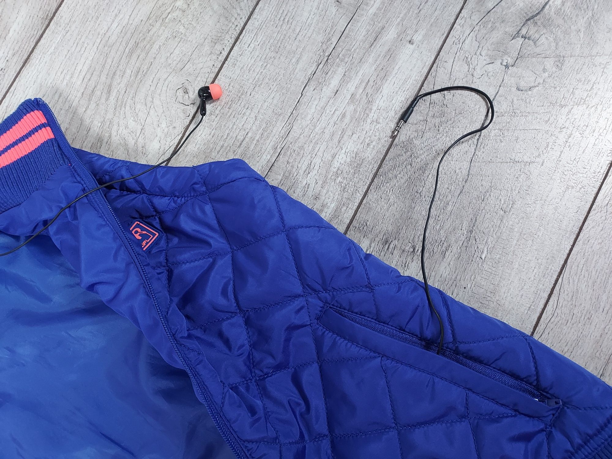 Bluza No Fear z wbudowanymi słuchawkami