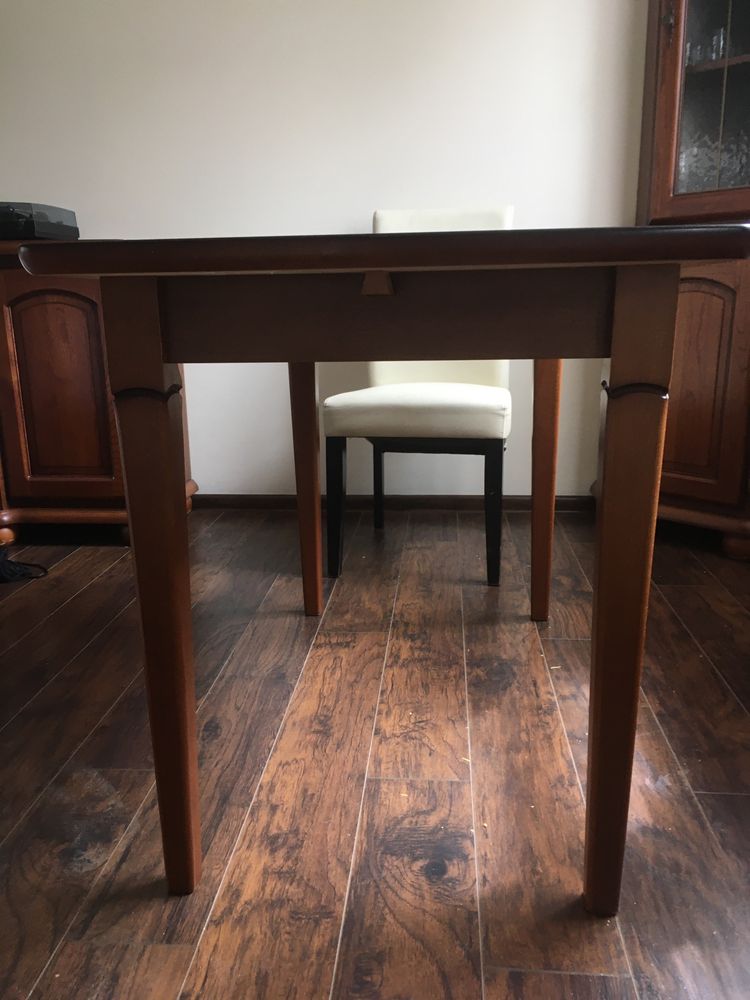 Bawaria Klasyczny brązowy stol z litego drewna rozkladany