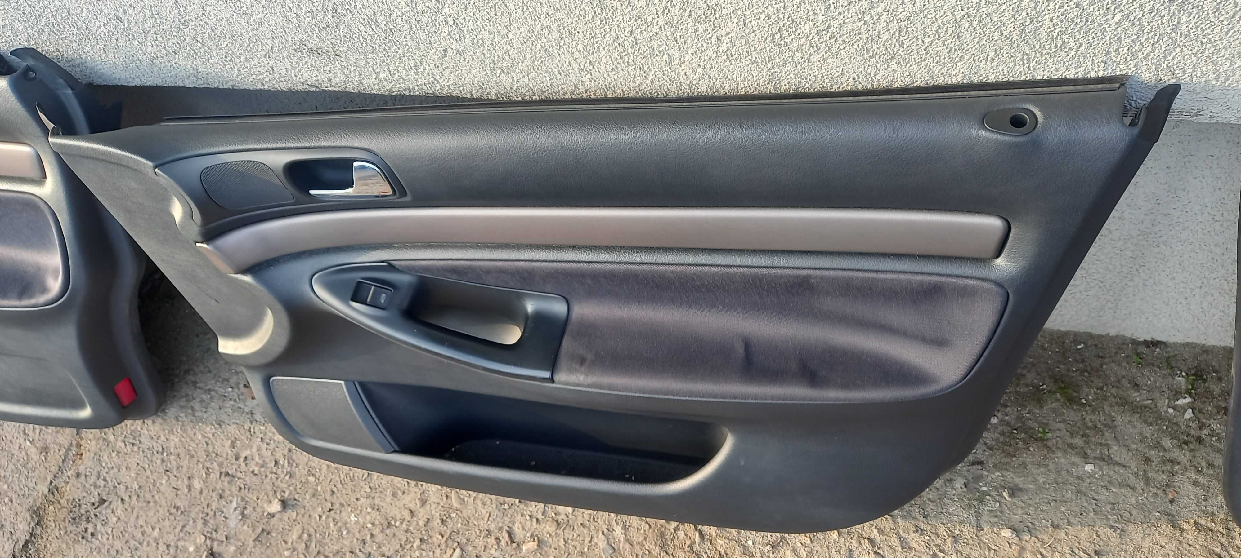Boczki tapicerka drzwi Audi A4 B5 kpl