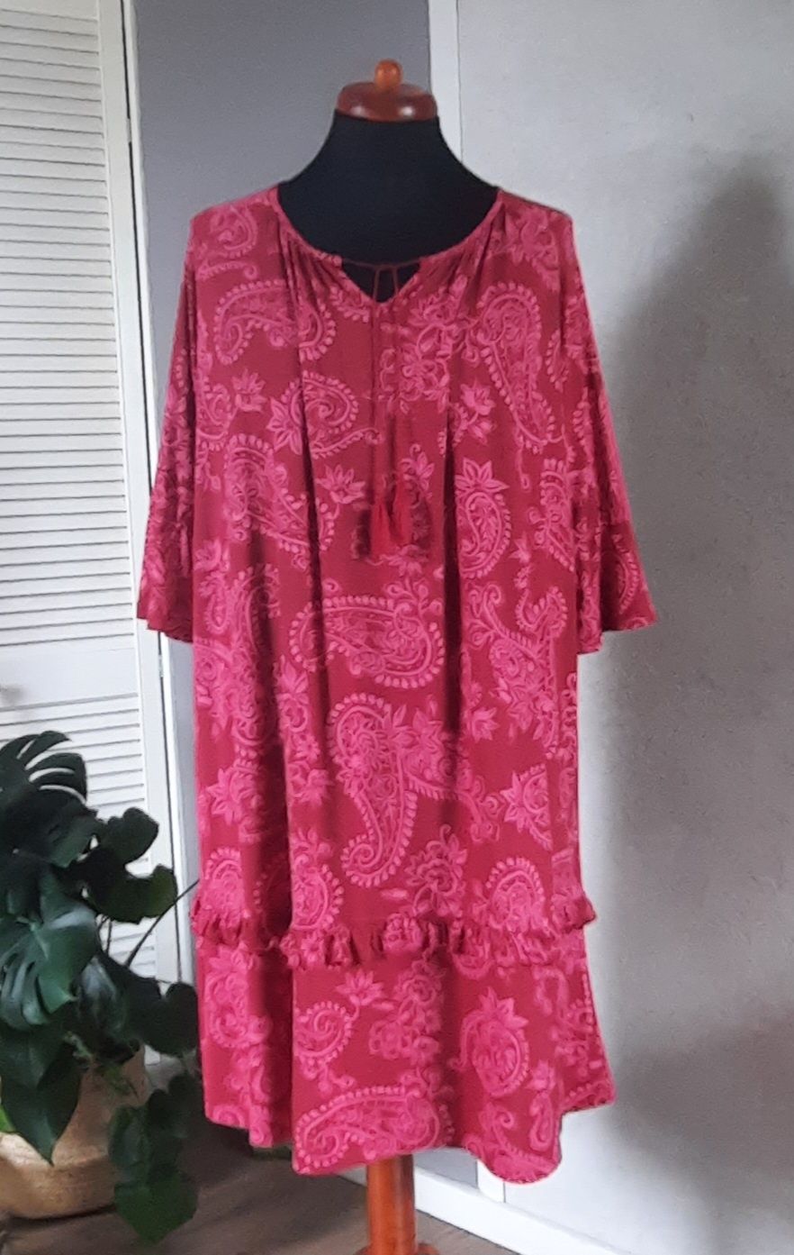Sukienka  BPC wiskoza roz.48, 50, 52, XXL