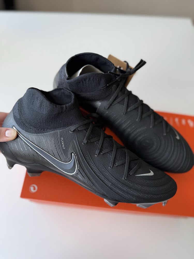 Футбольні бутси. Nike Phantom luna II PRO FG