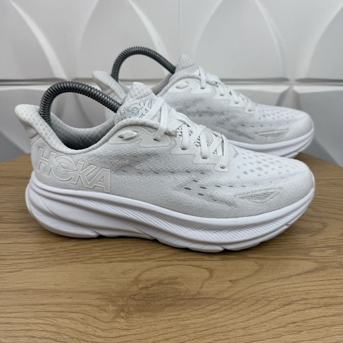 Оригінальні кросівки HOKA clifton 9