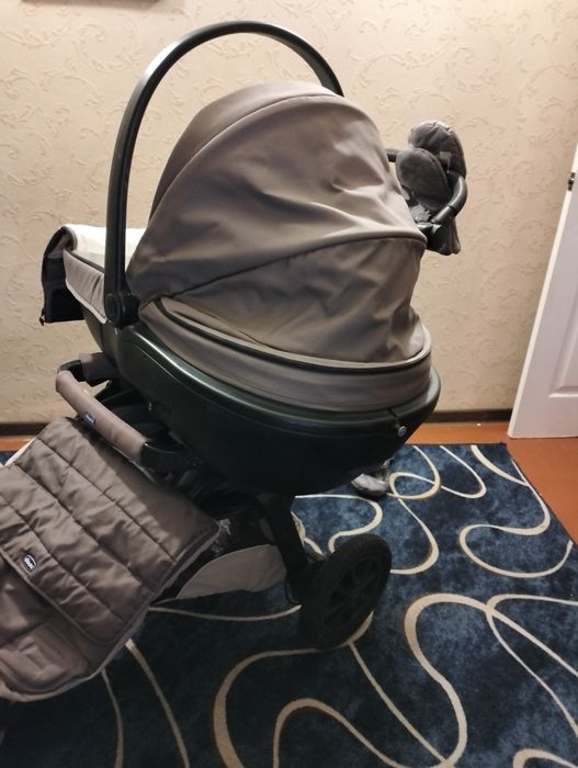 Продається коляска Chicco 3 в 1 Trio Activ3