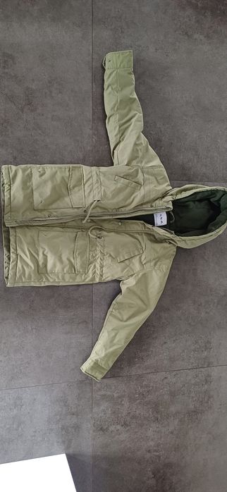 sprzedam kurtkę kurteczkę rozmiar na metce 128 ale moim zdaniem 134