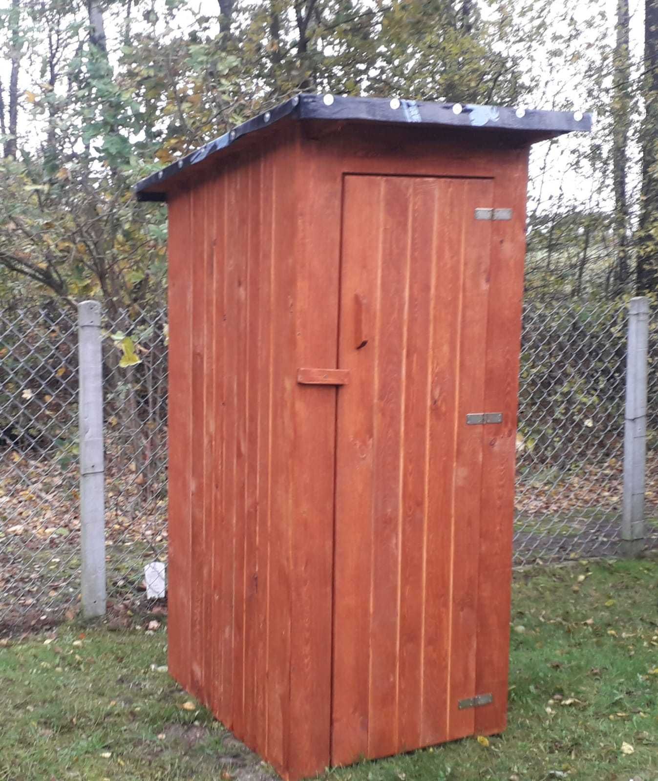 Toaleta drewniana budowa działka WC szalet kibelek