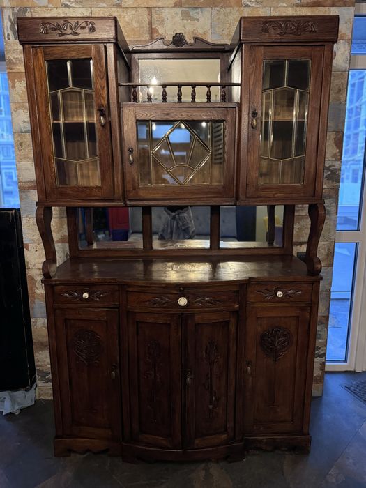 Старинна витрина, сервант, антиквариат, шкаф