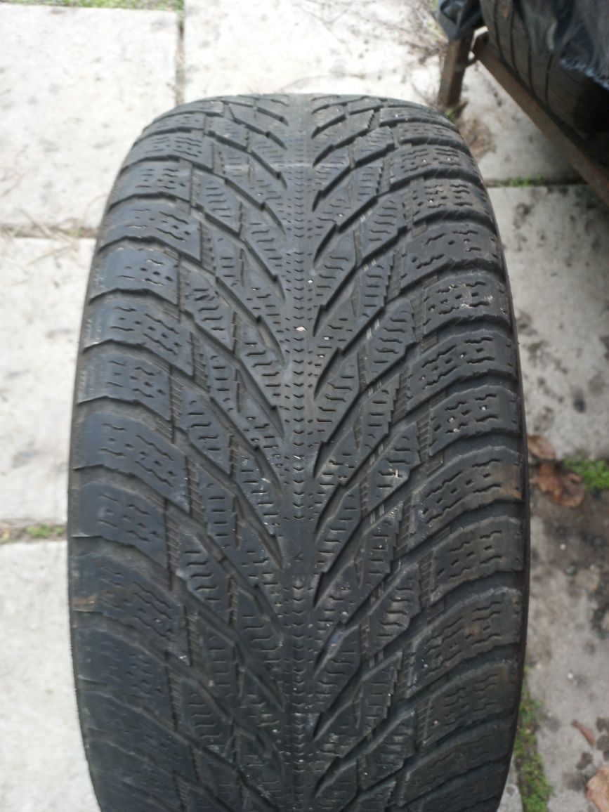 Одна шина 225/50/18 Nokian