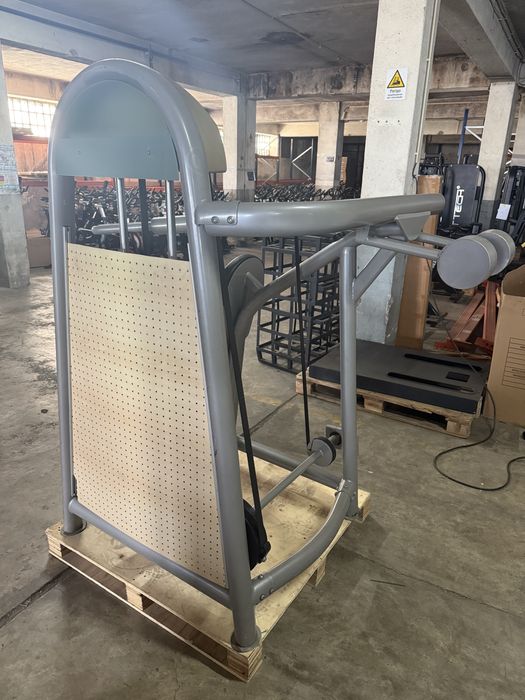 Shoulder press usada