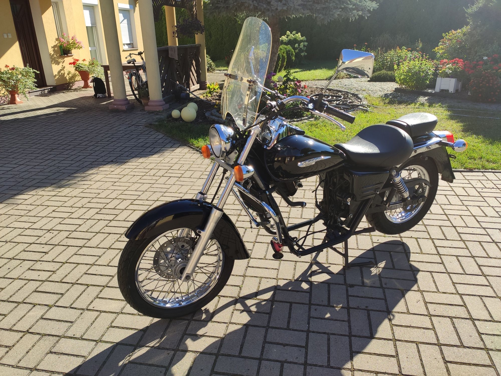 Honda shadow 125