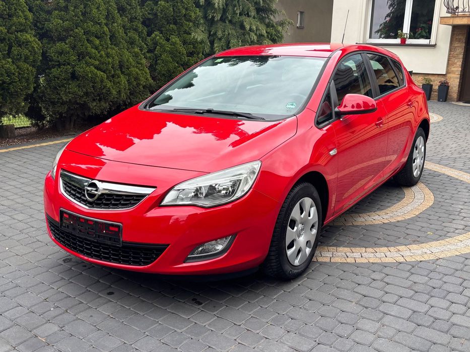 Opel Astra 1.4 Klimatyzacja, hak, jeden właściciel, 113 tyś.km. serwisowana