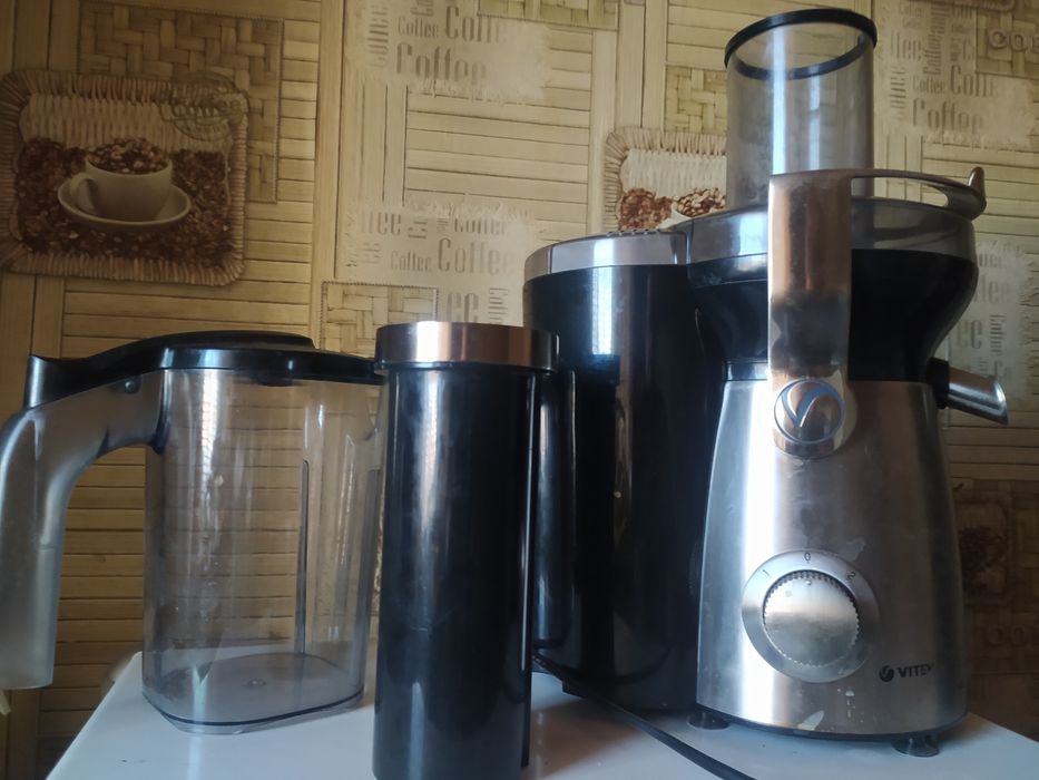 Соковыжималка VITEK VT-1636 ST