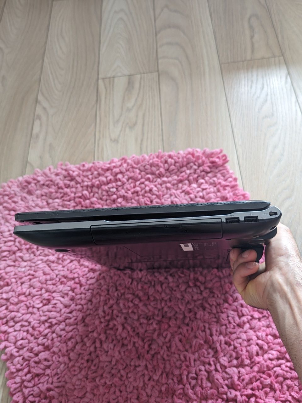 Laptop Samsung 17.3 caly, RAM 16 GB,karta graficna 2GB+2GB
