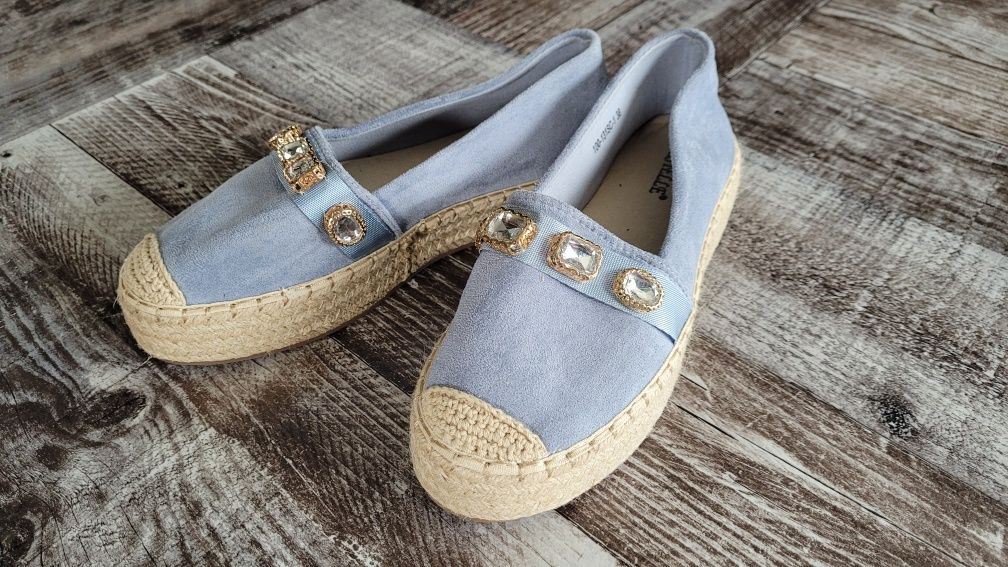 Nowe espadryle na koturnie, 38 a la zamsz