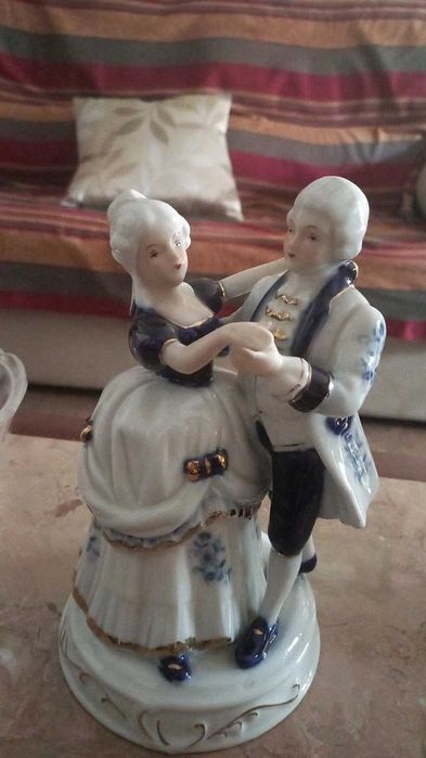 bonecos estatuas antigos