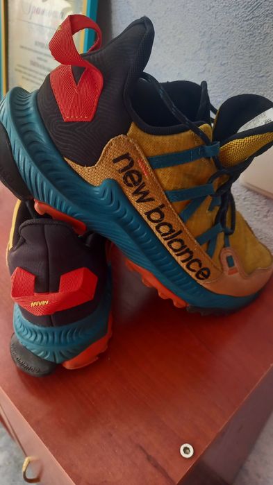 Кросівки  у відмінному стані