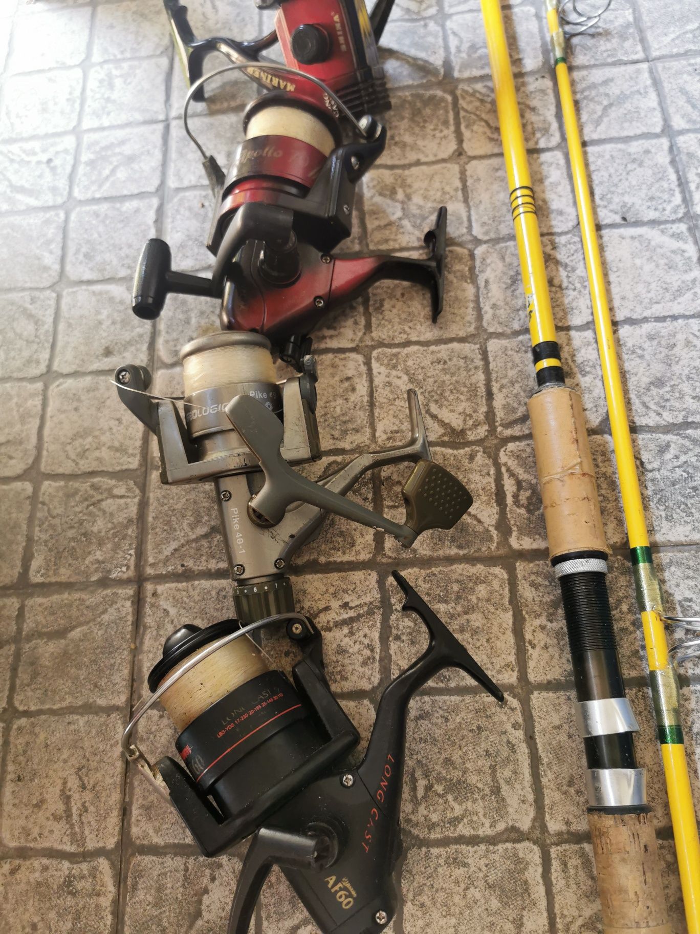 Vendo canas de pesca e carretes