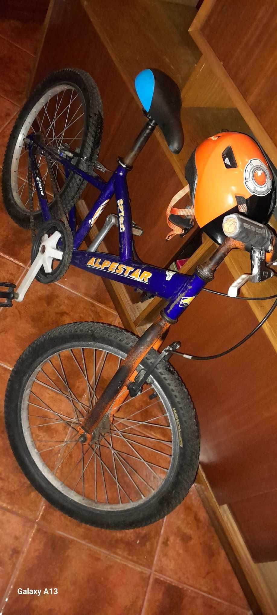 Bicicleta para menino 7-14 anos com oferta de capacete