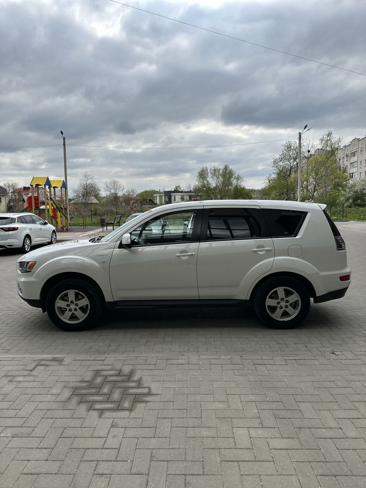 Mitsubishi Outlander 2010 2.3 дизель