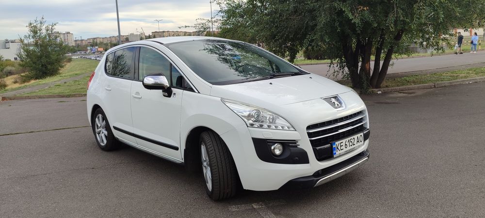 Продам автомобіль Peugeot 3008 Hybrid