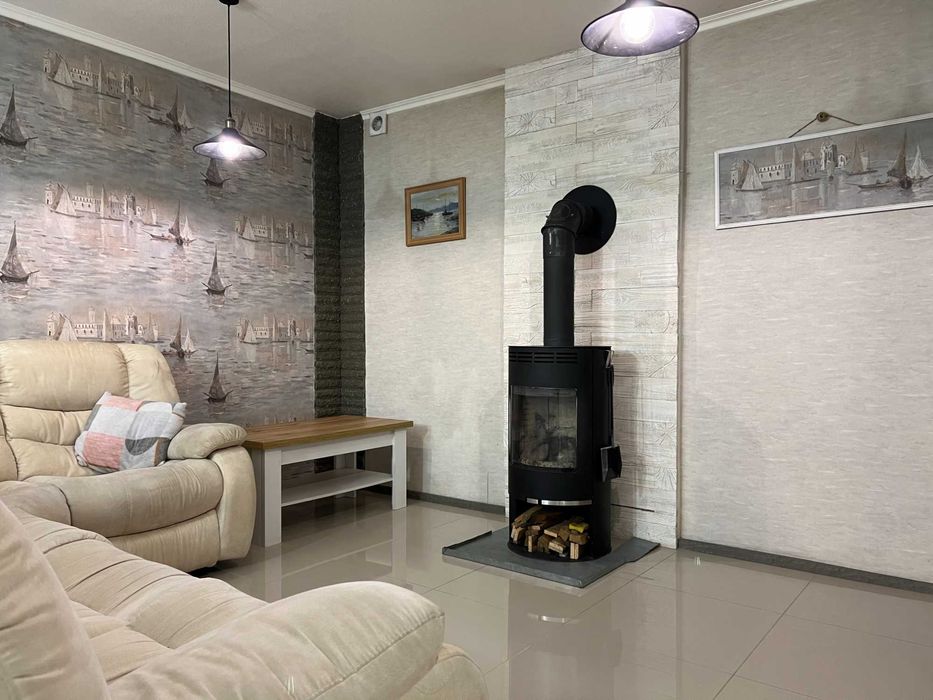 Продам 2-этажный дом в Подгородном, улица Низовая