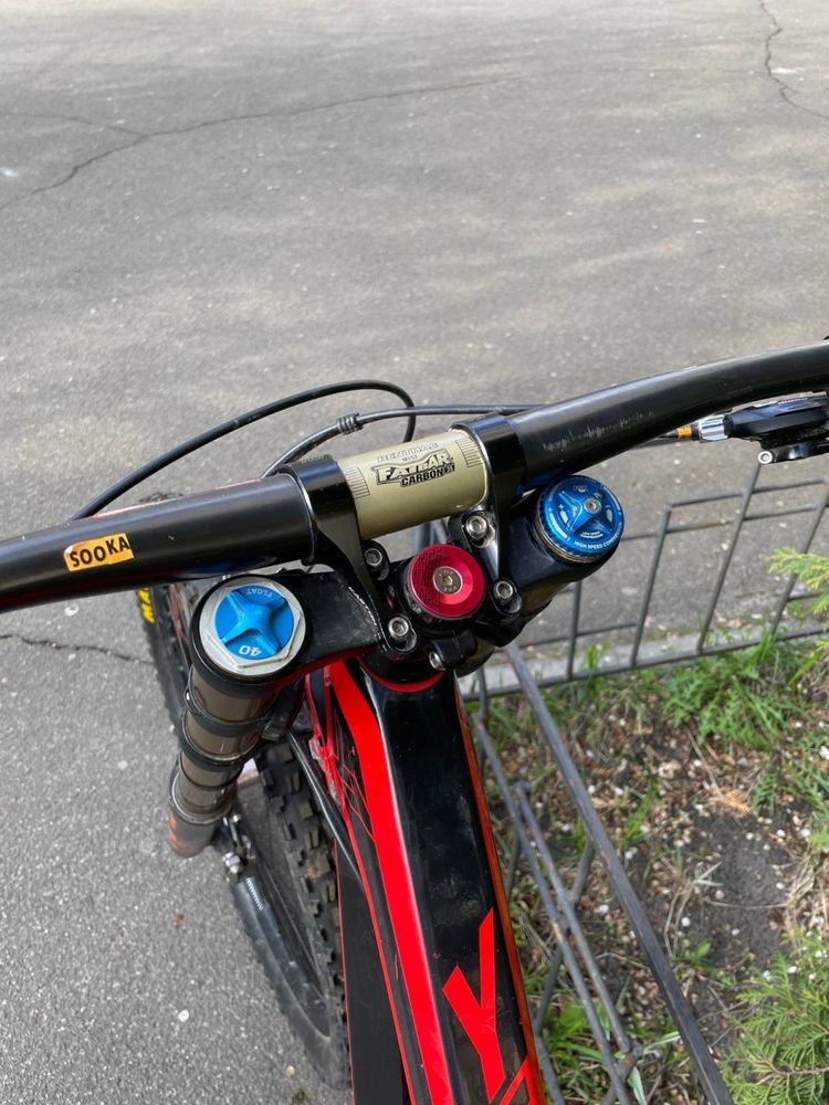 Yt industries cf pro 2017 carbon L   3000$