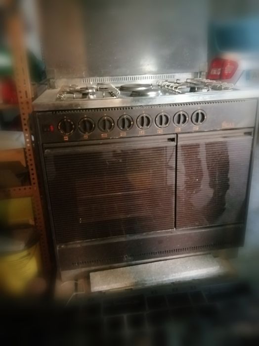 Fogão a gás e eléctrico