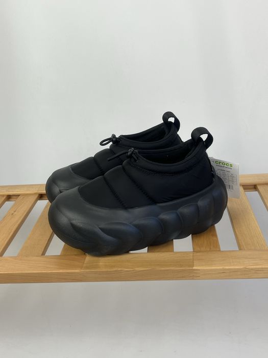 crocs overpuff shorty чорні