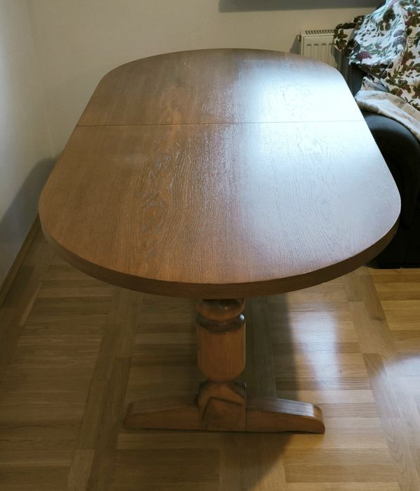 Sprzedam stół drewniany.