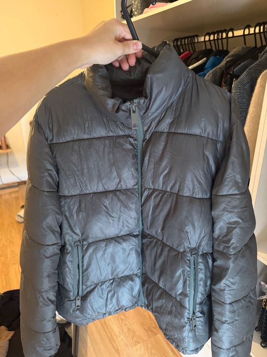 Куртка оливкового кольору Massimo Dutti