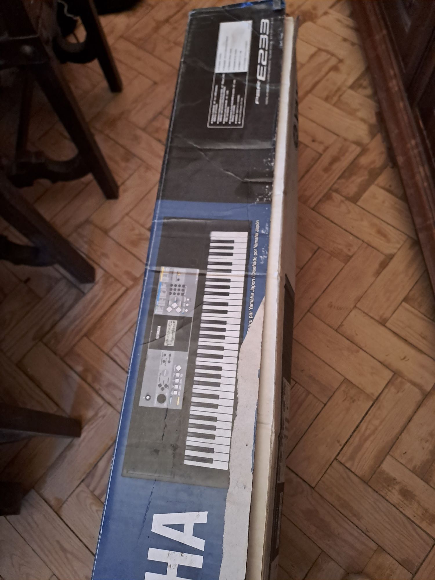 Teclado yamaha psr-E233