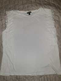 Biała bluzka ozdobiona koronką 40