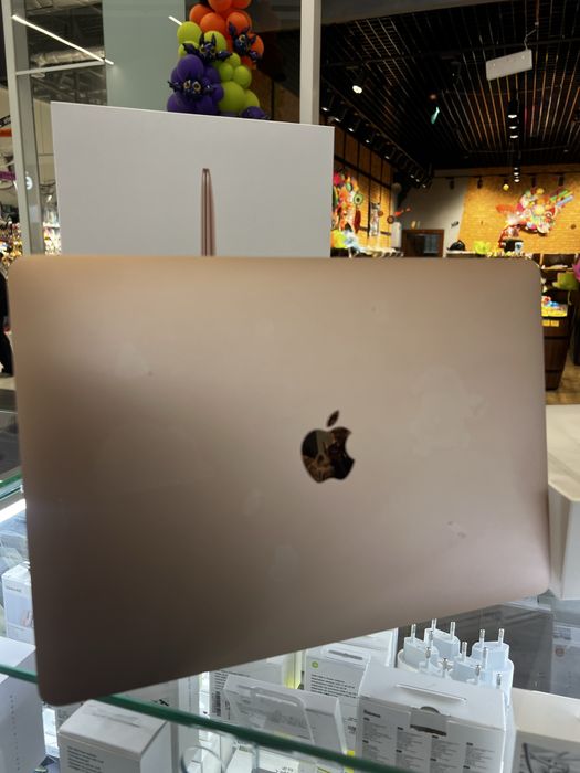 MacBook Air 13 M1 8/256 Gb чудовий