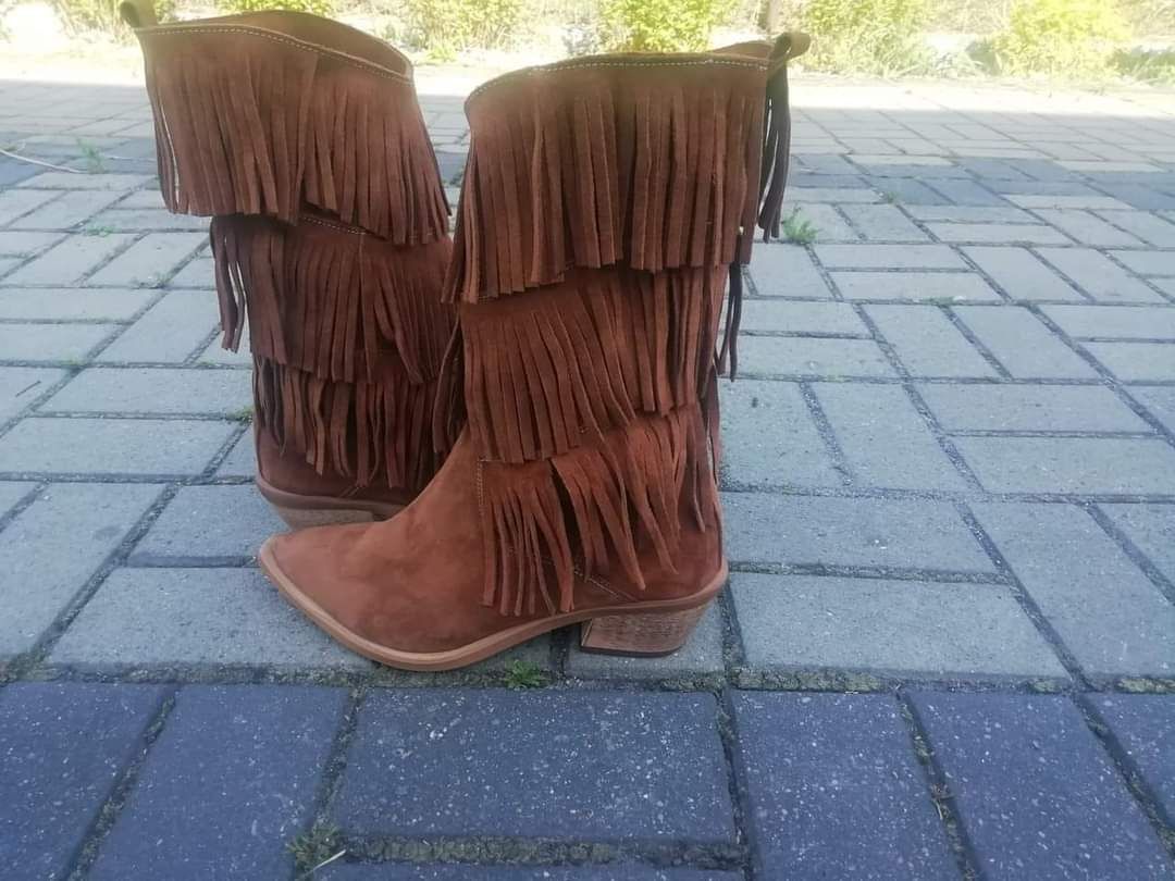 Eleganckie botki kowbojki z frędzlami naturalna skóra kolory