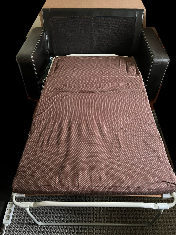 Conjunto 2 sofás (Sofá Cama 2 lugares + Sofá 2 lugares) + repousa pés