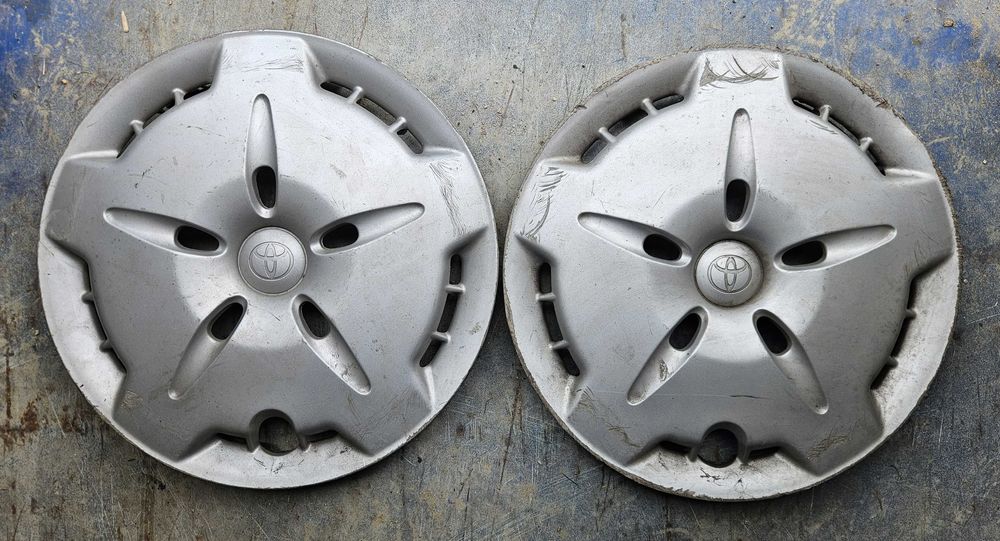 Kołpaki Toyota Yaris I (P1) 15" 15 cali - cena za 2szt. - oryginalne