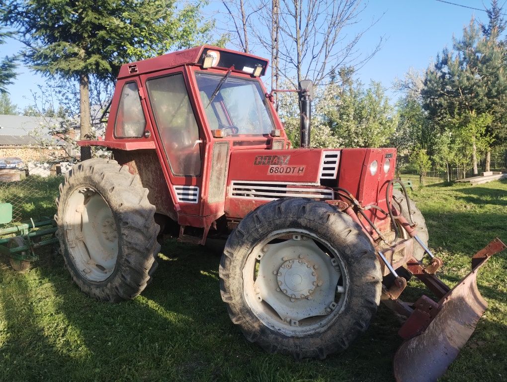 Ciągnik Fiat 680dth