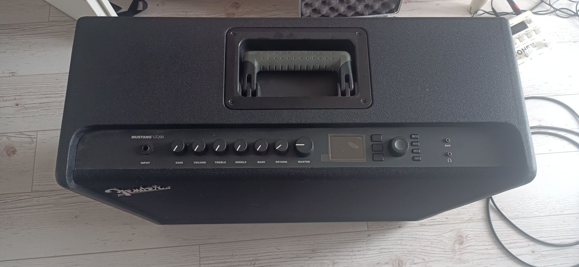 Fender Vox Focusrite AKG