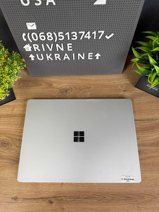 Microsoft Surface Laptop 2 13.5" 2k Сенсорний i5 8/256 GB SSD