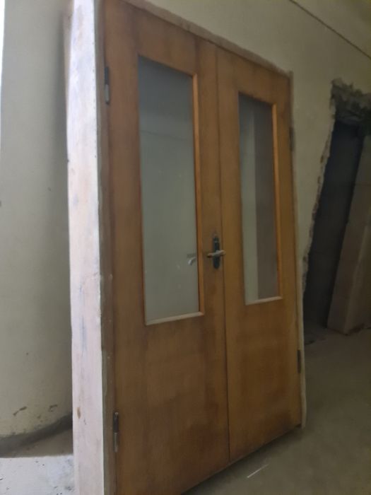 Двері з дубовою коробкою