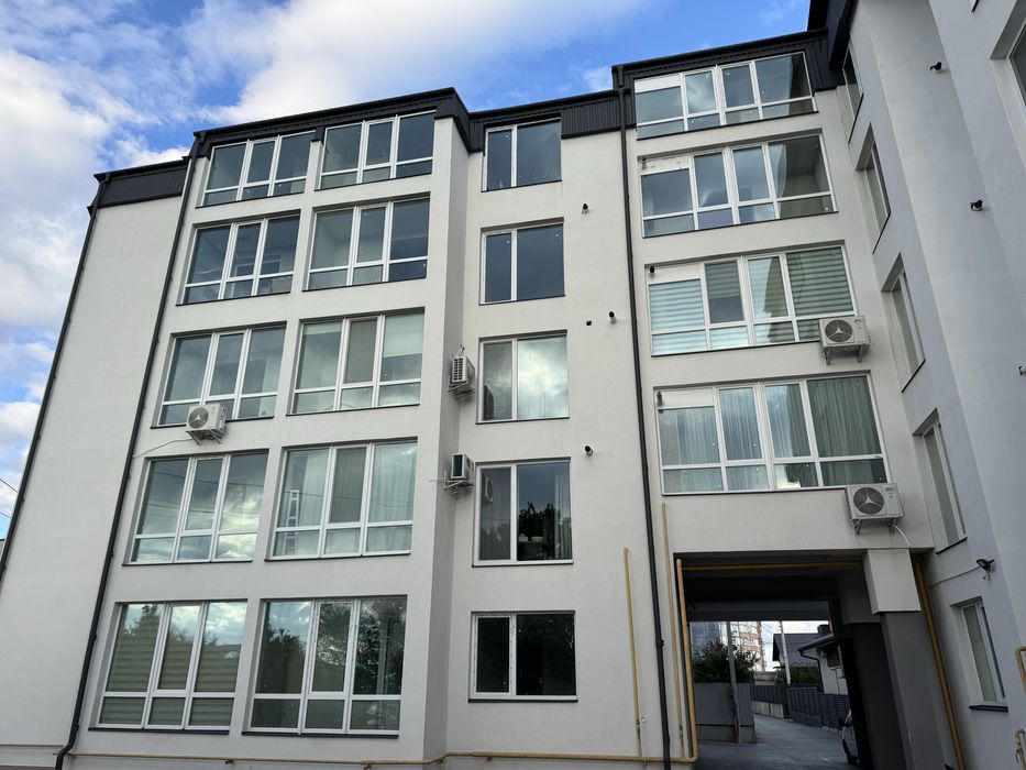 Продаж 2-к квартири в новобудові