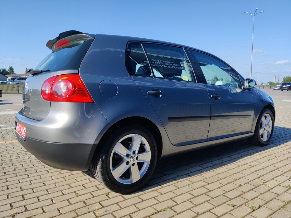 VW Golf 5  1.6MPI automatic