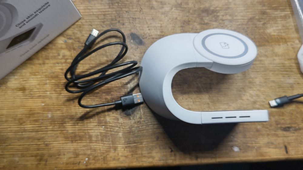 Бездротова зарядка 3в1 y36