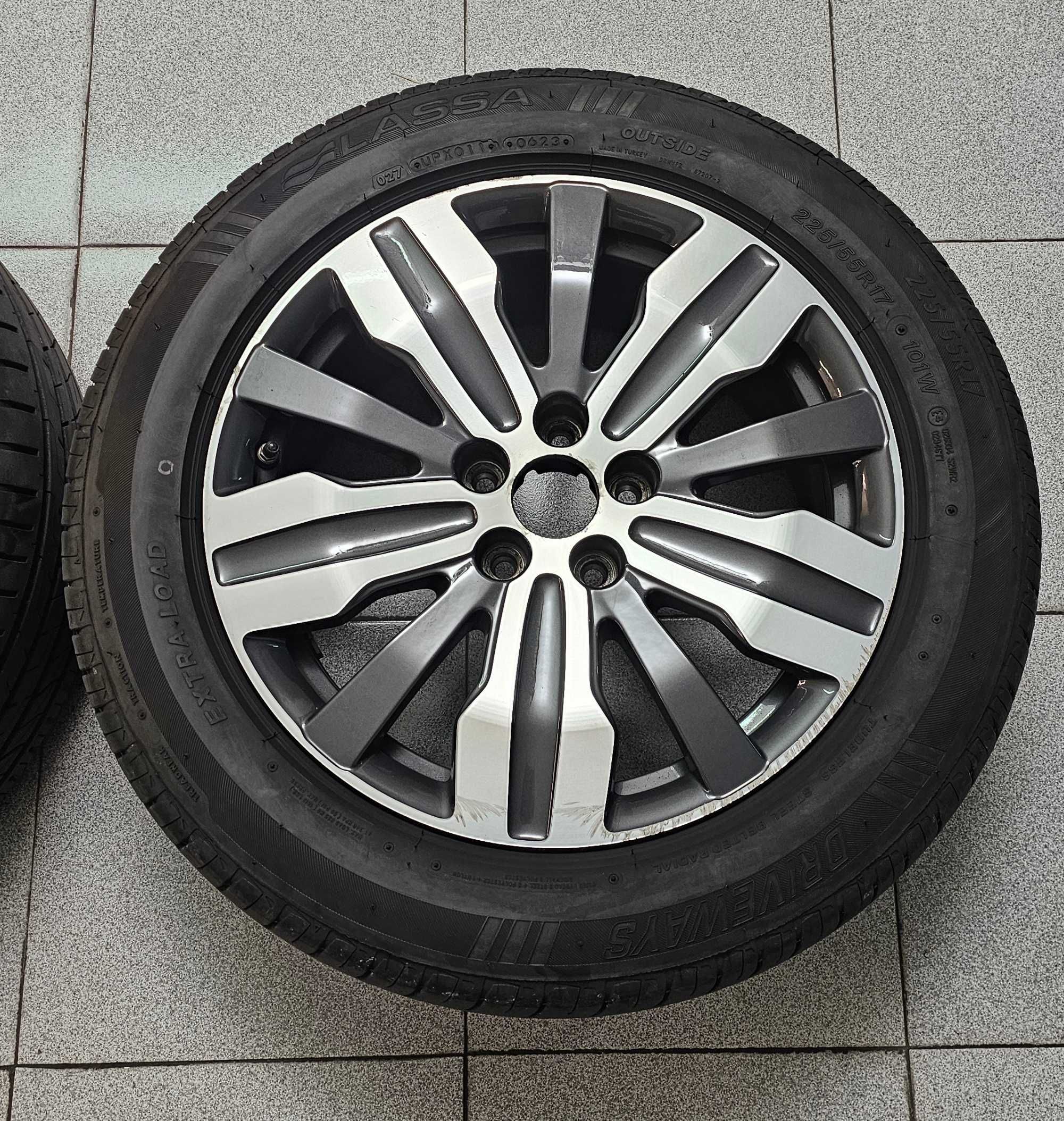 Jantes 17" ORIGINAIS PEUGEOT 508 com pneus novos.
